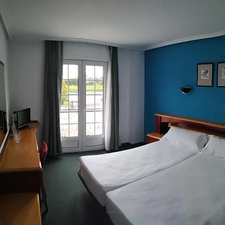 La Campana Hotell Llanera (Asturias)