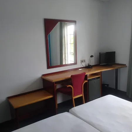 La Campana Hotell 3*