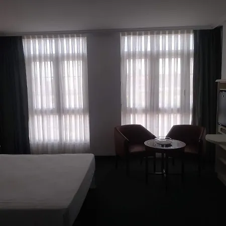 La Campana 3*