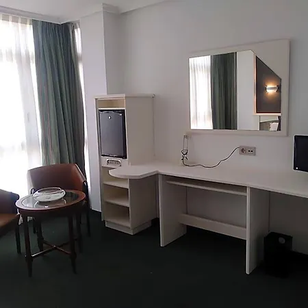Hotel La Campana 3*